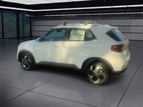 Used 2026 Hyundai Venue SEL image 6