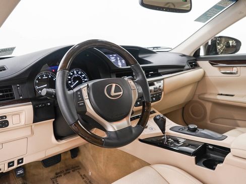 Used 2015 Lexus ES 350 w/ Premium Package FWD image 24