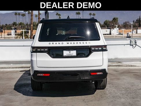 New 2025 Jeep Grand Wagoneer L Series II Obsidian w/ Quick Order Packagew 28T image 8