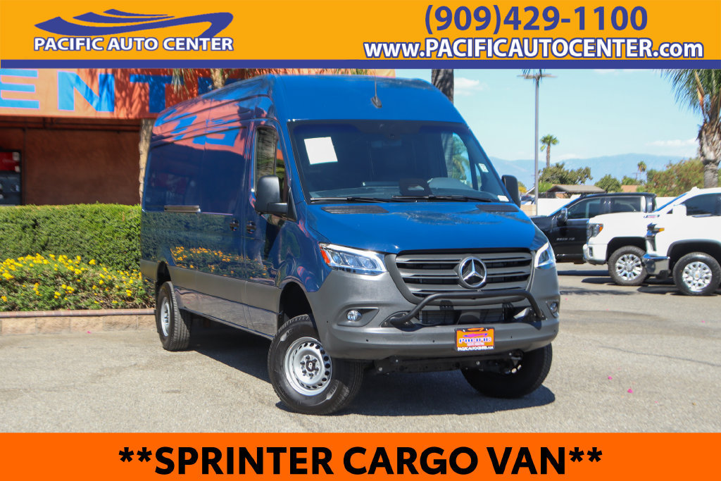 Used 2025 Mercedes-Benz Sprinter 2500 image 1