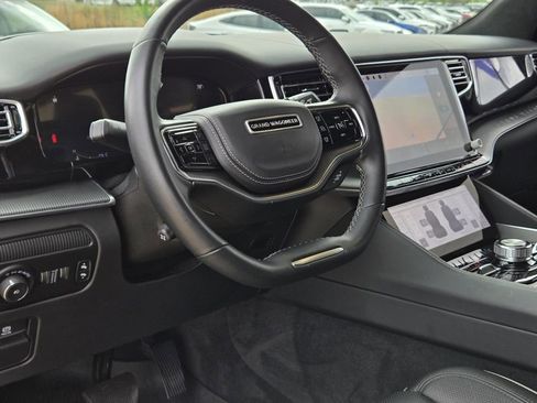Used 2022 Jeep Grand Wagoneer Series II AWD/4WD image 22