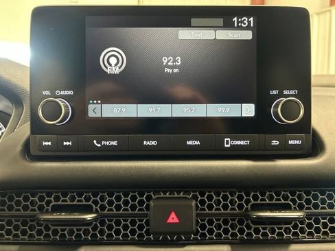 Certified 2025 Honda HR-V Sport image 32
