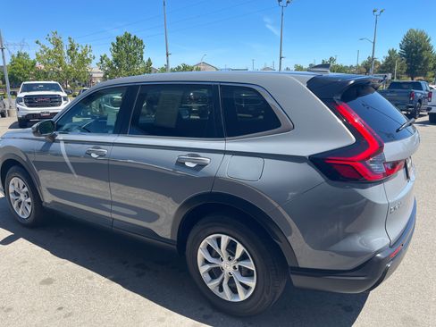 Used 2025 Honda CR-V LX image 7
