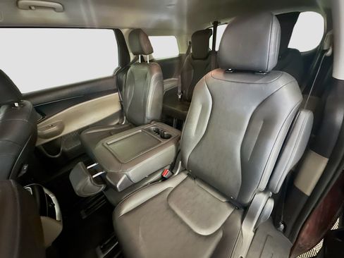 Used 2026 Kia Carnival FWD image 29