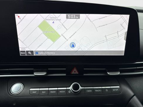 Used 2022 Hyundai Elantra Limited FWD image 25