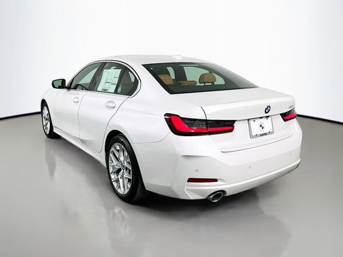 Used 2025 BMW 330i Sedan w/ Premium Package image 7