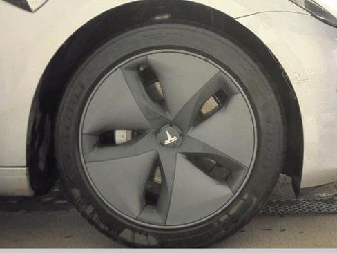 Used 2018 Tesla Model 3 Long Range image 27