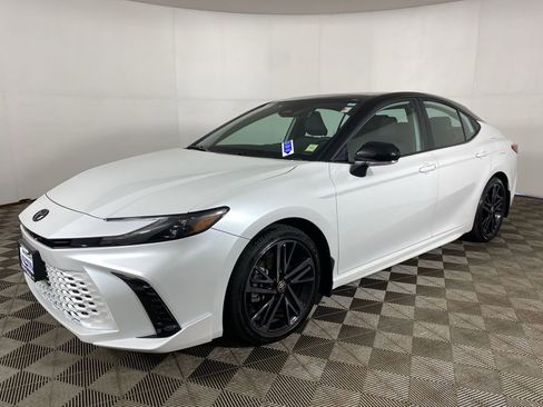 Used 2025 Toyota Camry XSE FWD image 26