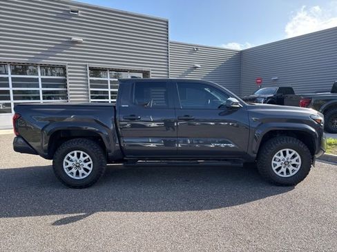 Used 2025 Toyota Tacoma SR5 image 4
