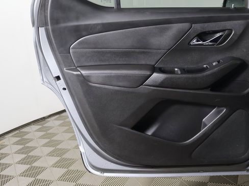 Used 2023 Chevrolet Traverse LT w/ Rear Camera Mirror Package image 29