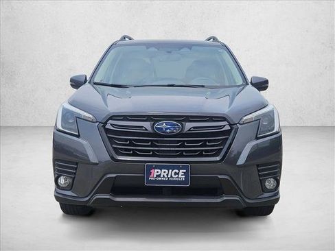 Used 2023 Subaru Forester Limited AWD/4WD image 2