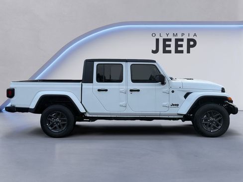 New 2025 Jeep Gladiator Sport image 8