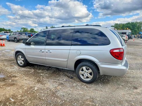 Used 2006 Dodge Grand Caravan SXT FWD image 2
