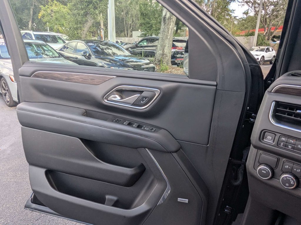 Used 2022 Chevrolet Tahoe LT w/ Luxury Package RWD image 30
