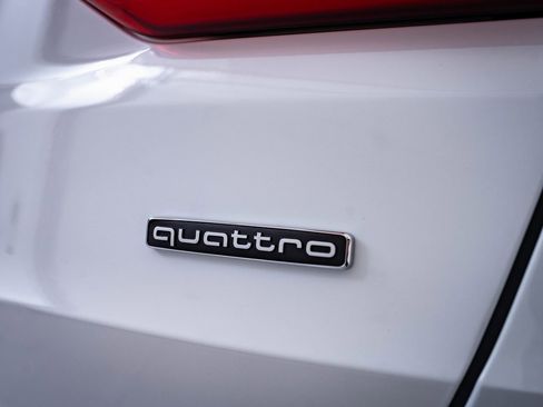 Certified 2025 Audi Q3 2.0T Premium Plus w/ Premium Plus Package image 9