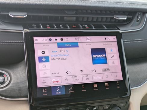 Certified 2024 Jeep Grand Cherokee Limited w/ Luxury Tech Group II image 21