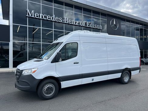 New 2025 Mercedes-Benz Sprinter 4500 image 1
