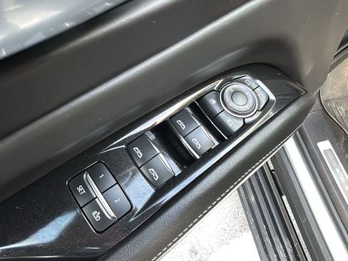 Certified 2024 Cadillac Escalade ESV Premium Luxury Platinum w/ Heavy-Duty Trailer Package image 24