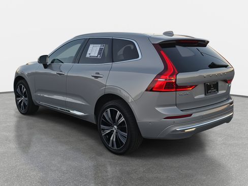Used 2023 Volvo XC60 B5 Plus w/ Climate Package image 7