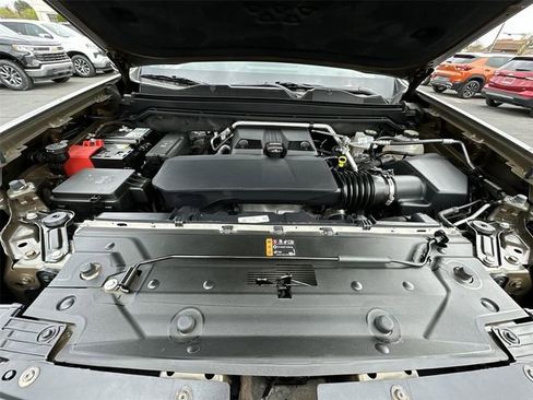 Certified 2024 Chevrolet Colorado LT w/ LT Convenience Package II AWD/4WD image 29