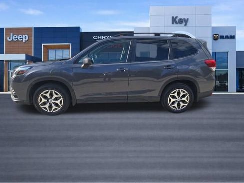 Used 2023 Subaru Forester Premium AWD/4WD image 9