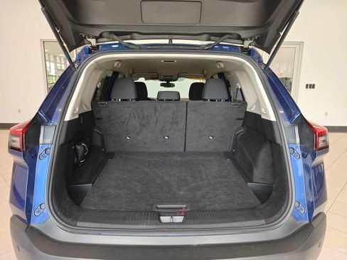 Used 2023 Nissan Rogue S AWD/4WD image 25