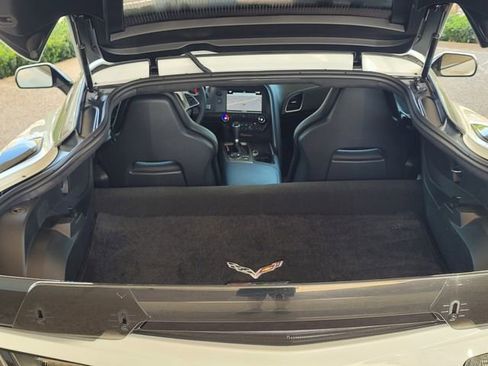 Used 2016 Chevrolet Corvette Z06 w/ 3LZ Preferred Equipment Group image 9