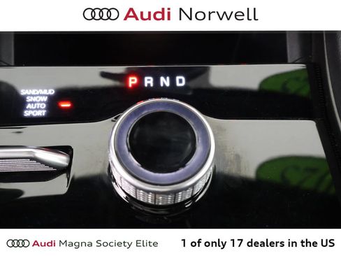 Used 2025 Jeep Grand Cherokee Limited AWD/4WD image 3