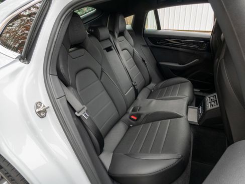 New 2026 Porsche Panamera RWD image 40