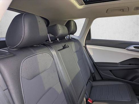 New 2026 Volkswagen Taos SE AWD/4WD image 21