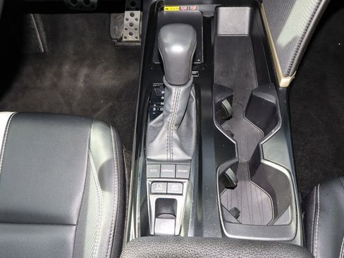 Used 2025 Toyota Camry SE image 20