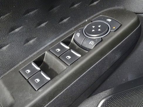 Used 2020 Ford Escape SE image 17