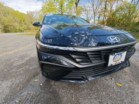 Used 2024 Hyundai Elantra SEL image 33