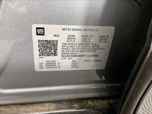 Used 2023 Buick Enclave Essence w/ Experience Buick Package FWD image 5