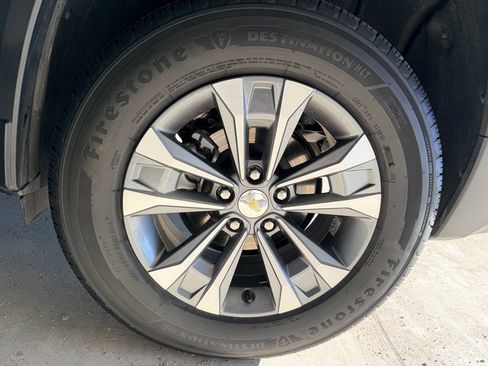 Used 2026 Chevrolet Equinox LT FWD image 11