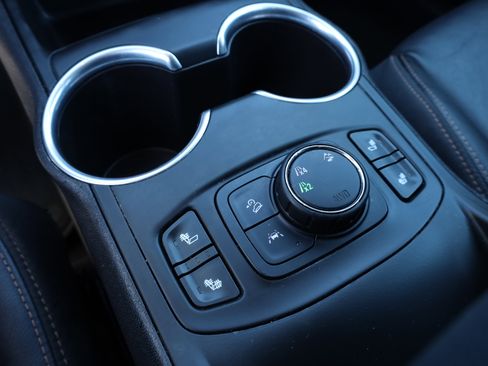 Used 2020 GMC Terrain SLT image 11