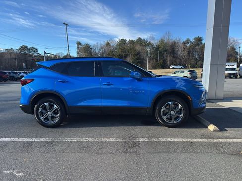 Used 2024 Chevrolet Blazer LT w/ Convenience Package image 3