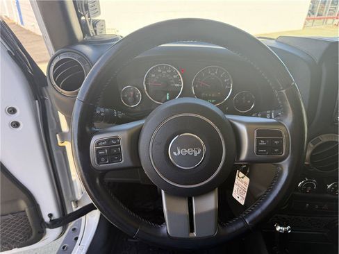 Used 2018 Jeep Wrangler Unlimited Sport AWD/4WD image 33