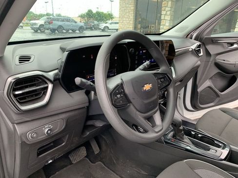 Used 2025 Chevrolet TrailBlazer LT AWD/4WD image 33