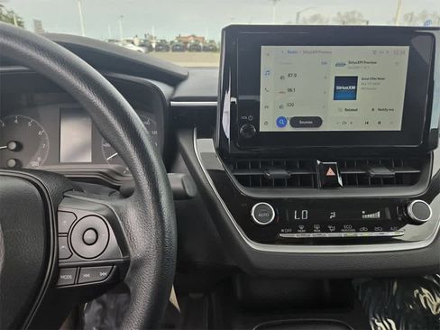 Used 2023 Toyota Corolla LE image 11