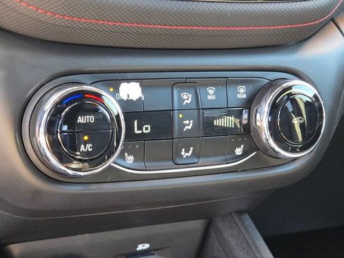 Used 2021 Chevrolet TrailBlazer RS w/ Technology Package FWD image 21