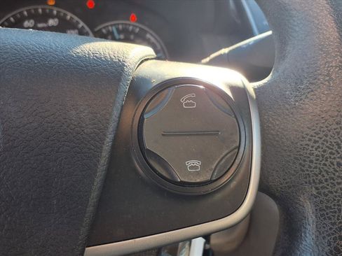 Used 2012 Toyota Camry LE image 15