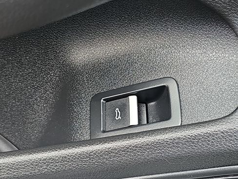 Used 2018 Audi A4 2.0T Premium Plus w/ Premium Plus Package image 33