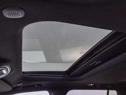 New 2025 Jeep Grand Cherokee Altitude image 25