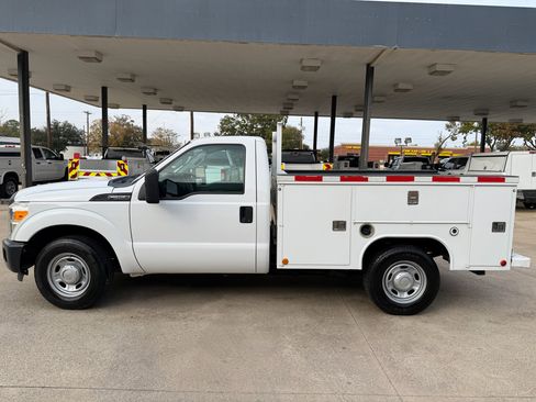 Used 2014 Ford F250 XL image 2
