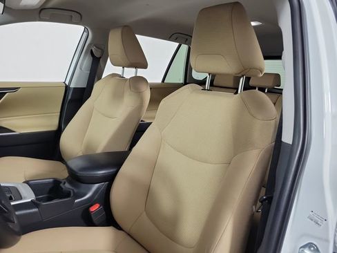 Used 2024 Toyota RAV4 LE image 20