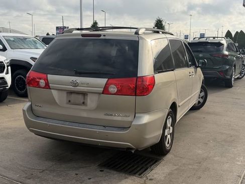 Used 2010 Toyota Sienna XLE image 5