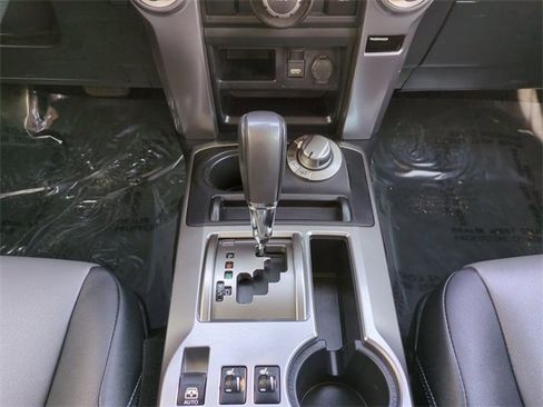 Used 2022 Toyota 4Runner SR5 Premium image 19