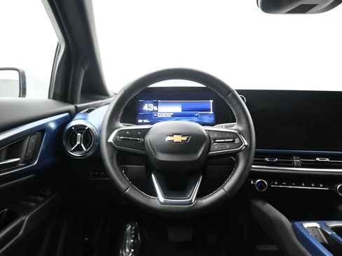 Used 2025 Chevrolet Equinox EV LT w/ Convenience Package image 28