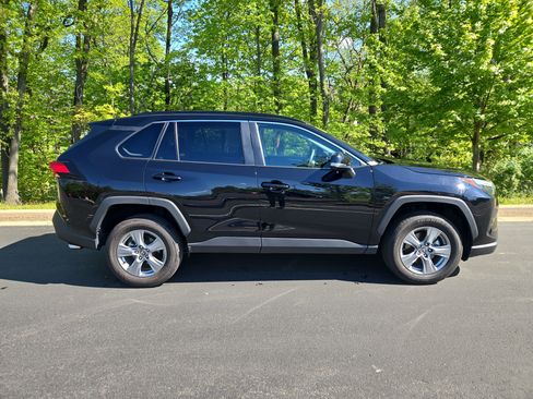Used 2024 Toyota RAV4 XLE image 2